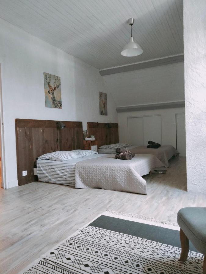 Chambre Familiale Anna "Mon Lit Au Pre" , Jusqu'A 4 Adultes Et 2 Enfants Avec Piscine Familles, Couples Ou Femmes Seulement Pontours ภายนอก รูปภาพ