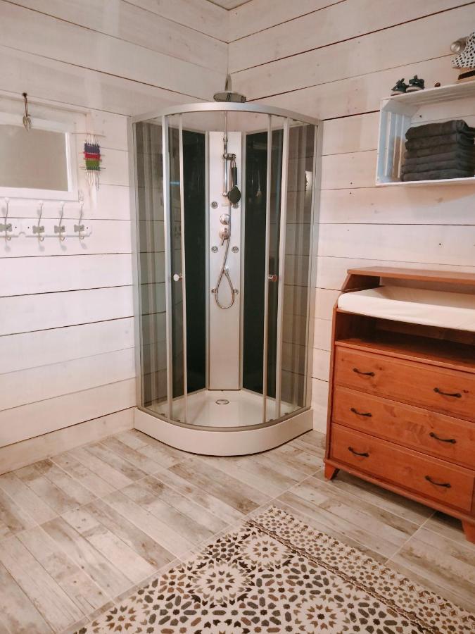 Chambre Familiale Anna "Mon Lit Au Pre" , Jusqu'A 4 Adultes Et 2 Enfants Avec Piscine Familles, Couples Ou Femmes Seulement Pontours ภายนอก รูปภาพ